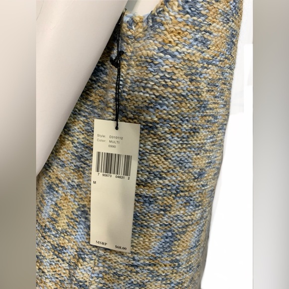 Affluent sleeveless sweater size Medium. Blue and tan mix colors.  NWT - Picture 4 of 9